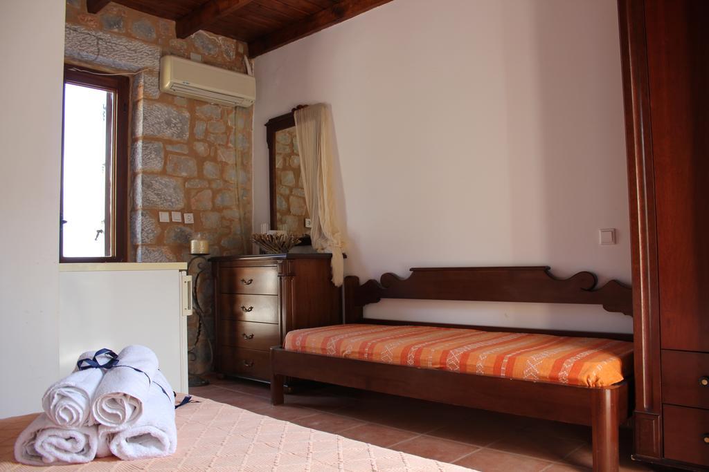 Lalloudes Seaside Accommodation Exo Nimfion Номер фото