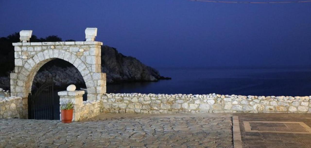 Lalloudes Seaside Accommodation Exo Nimfion Экстерьер фото